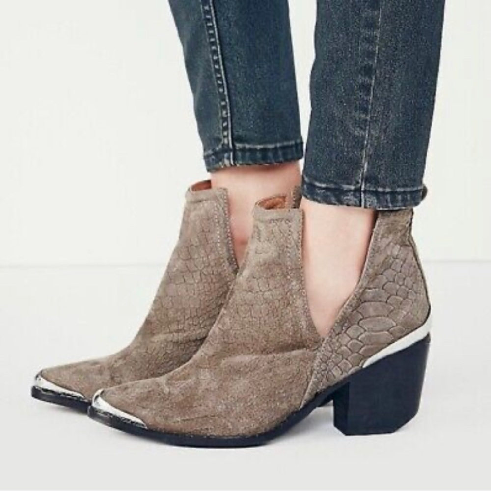 Free People x Jeffrey Campbell Boot Taupe Textured Suede Hunt The Plains